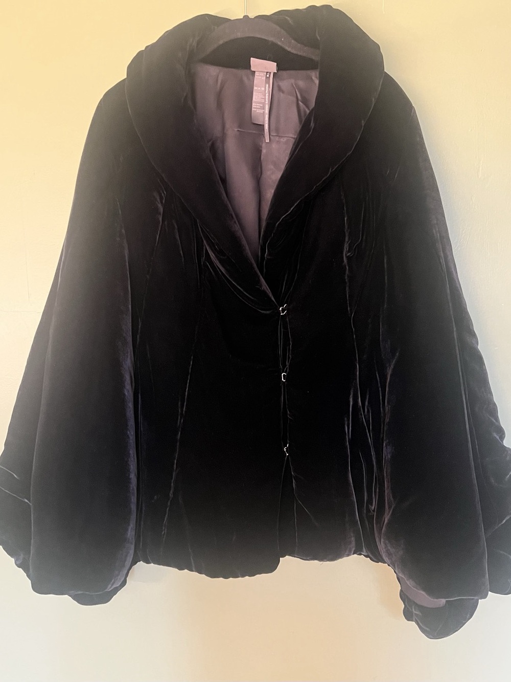 Lilith France black velvet lined cape-style coat w/sleeves, gathered bottom m/l